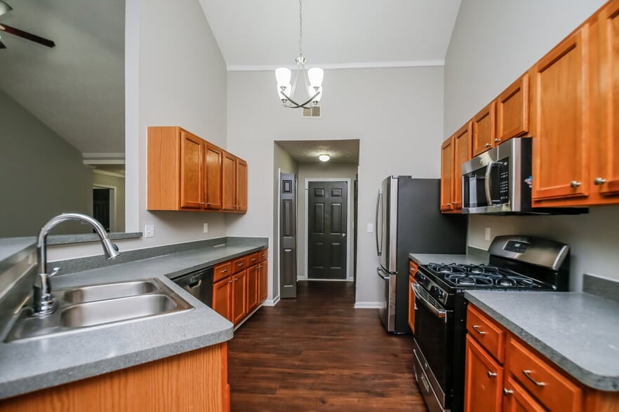 Building Photo - 7065 Springgrove Ct