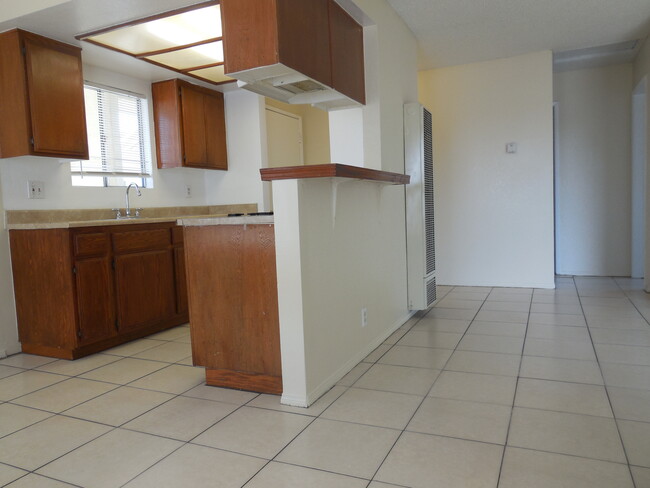 Building Photo - 839 Gaviota Ave