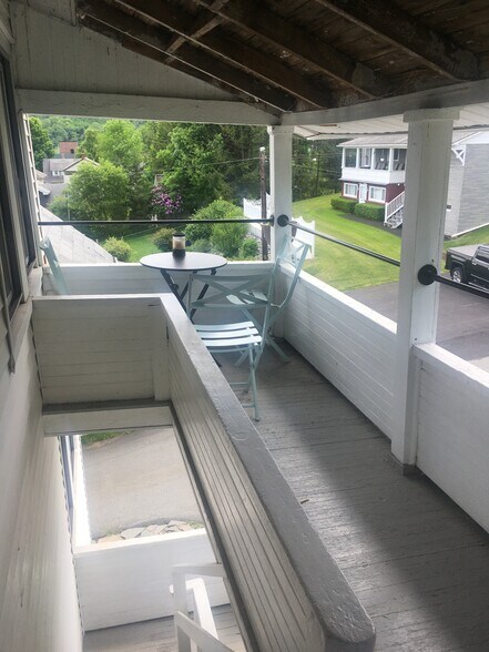 Building Photo - 1302 Hillside Ave