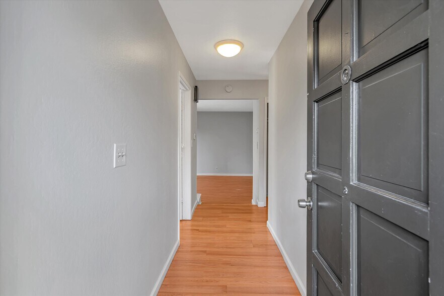 Building Photo - 30079 Vanderbilt St