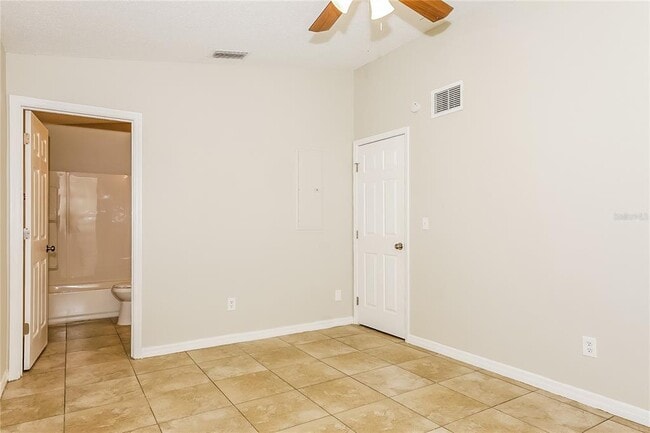 Building Photo - 824 Pinewood St