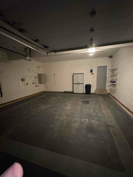 Building Photo - 32 Autumn Ridge Rd