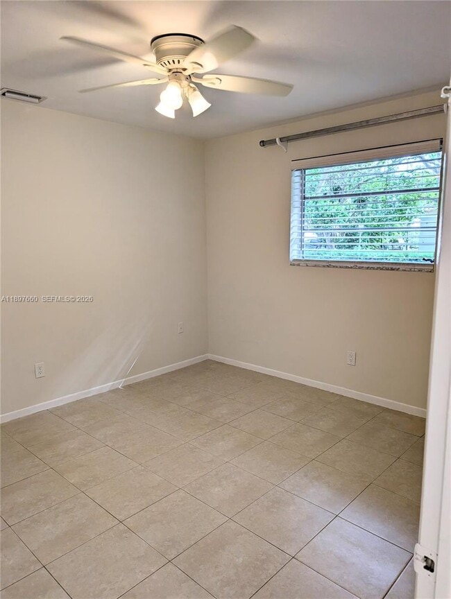 Building Photo - 856 Benevento Ave