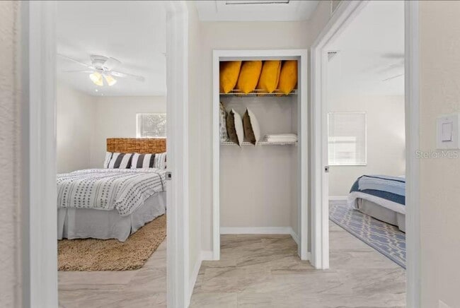 Building Photo - 2715 Lee St