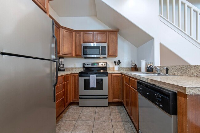 Building Photo - Fully Furnished 2 BR Townhouse in Driggs with Attached Garage