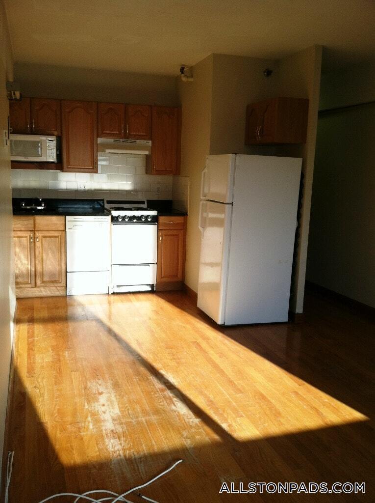 Building Photo - 1110 Commonwealth Ave