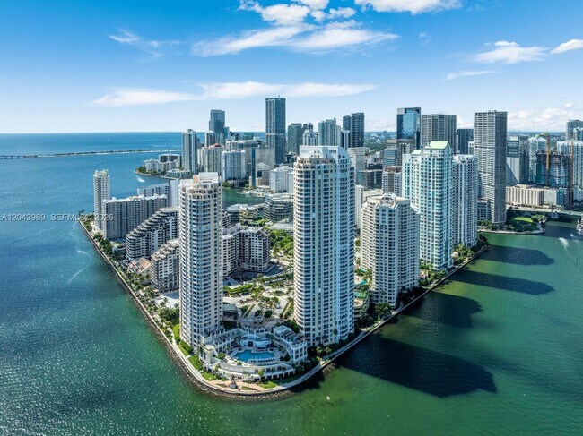 Building Photo - 888 Brickell Key Dr