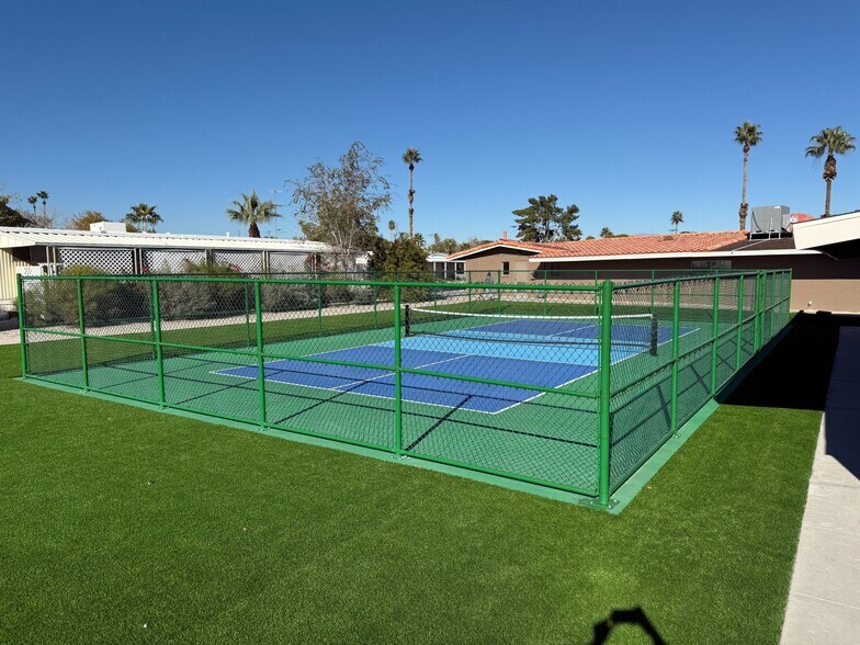 Building Photo - 3601 E Wyoming Ave