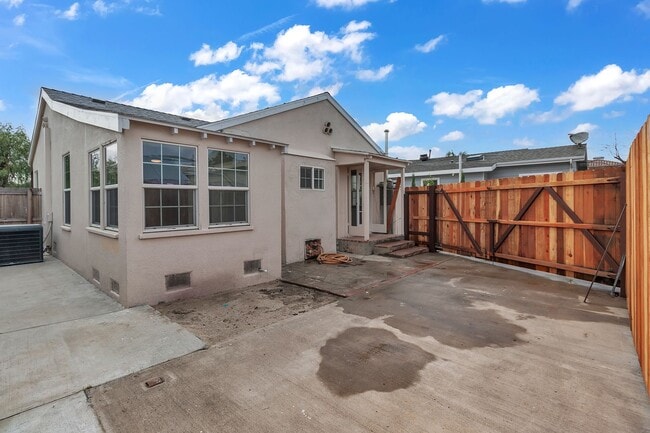 Building Photo - 8549 5th St