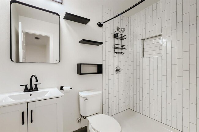 Building Photo - 12100 Clickett Cove