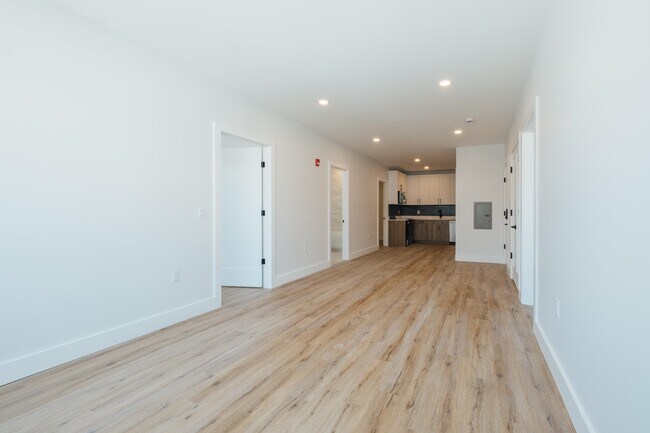 Building Photo - 67 Summer Ave