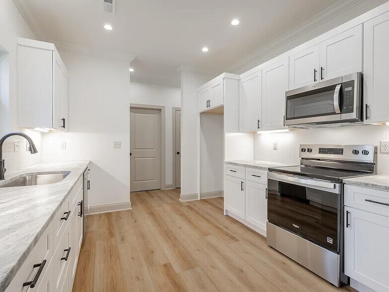 Building Photo - 208 Wheeler Ave