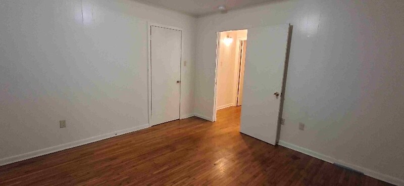 Building Photo - 4702 Lynch Dr