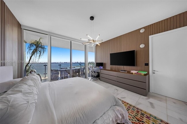 Building Photo - 700 NE 26th Terrace