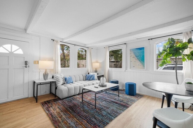 Building Photo - 344 Bonair St