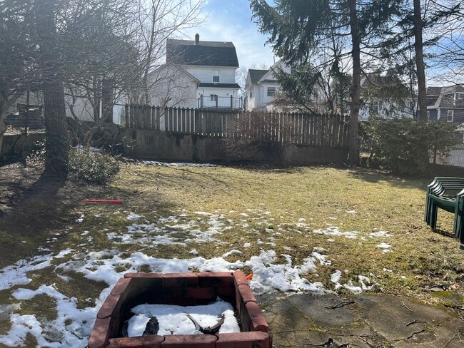 Building Photo - 940 Woodlawn St