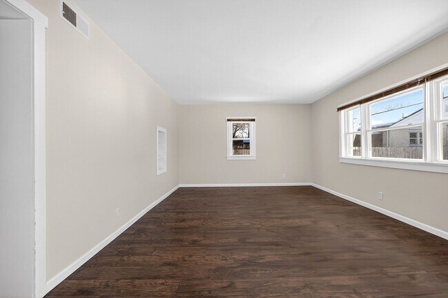 Building Photo - Move-In Ready 2BR home – fully renovated, updated roof & HVAC, *OPEN HOUSE 4/4/26 1PM-2PM *