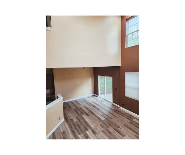 Building Photo - 1157 Goldfinch Ave