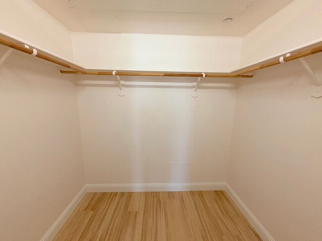 Building Photo - Riverwalk Tower 2 Bedroom Condo - 2 Parking Spaces/Private Laundry