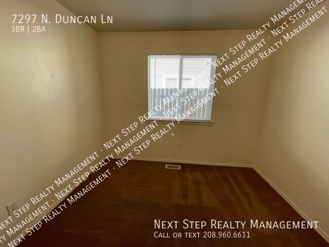 Building Photo - 3 Bed 2 Bath - NO SECURITY DEPOSIT REQUIRED!
