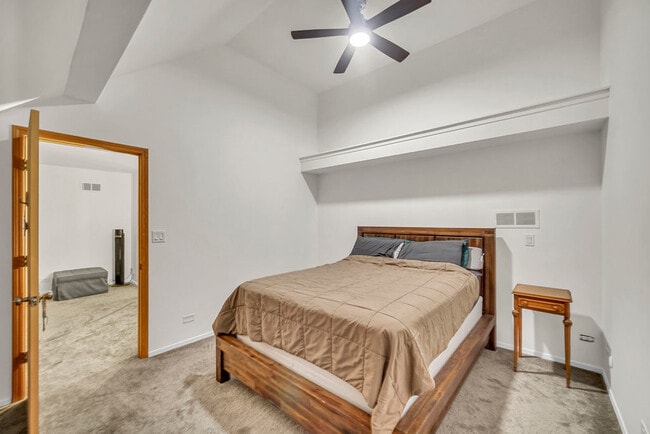 Building Photo - 633 Chip Ct