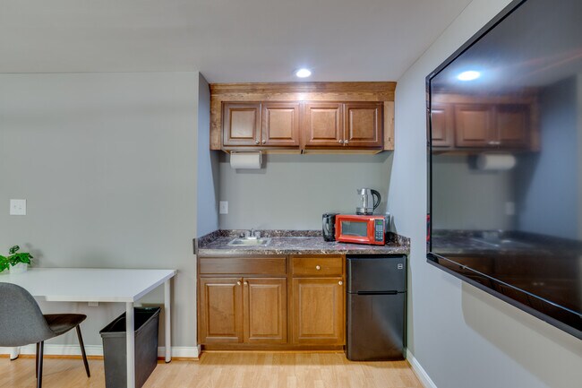 Basement Suite - 13032 Limestone Ct