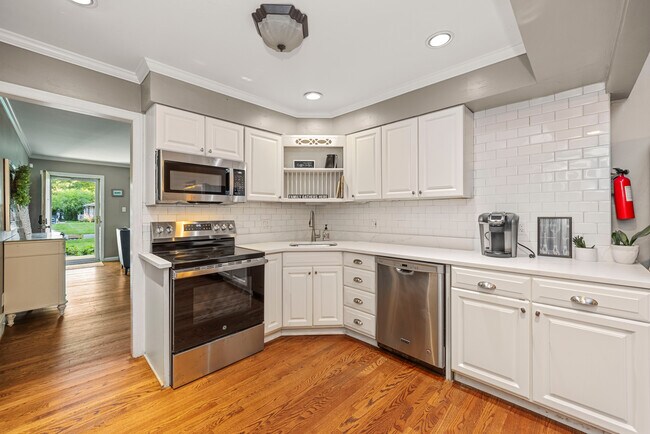 Building Photo - 15580 Birwood Ave