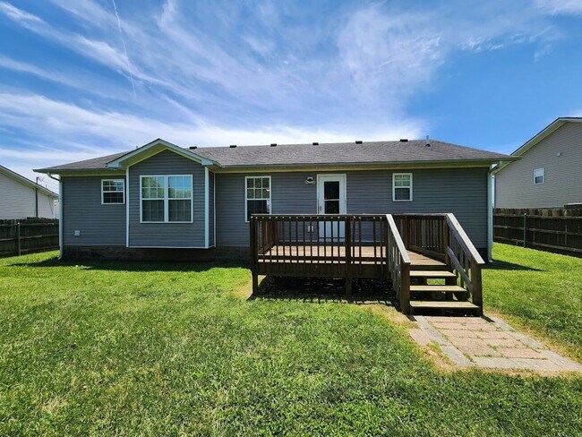 Building Photo - 3 Bed 2 Bath Amazing Home!