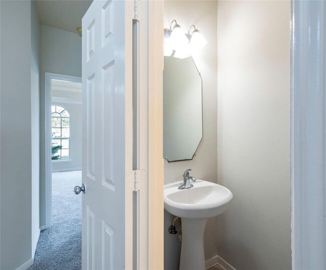 Building Photo - 22907 Breton Point Dr