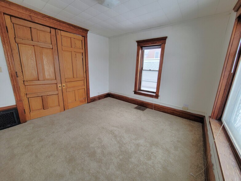 Building Photo - 210 N Fremont St