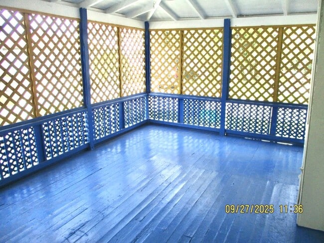 Building Photo - 131 Cottage Ln