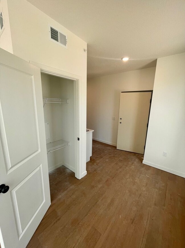 Building Photo - Park Indy Rowhomes