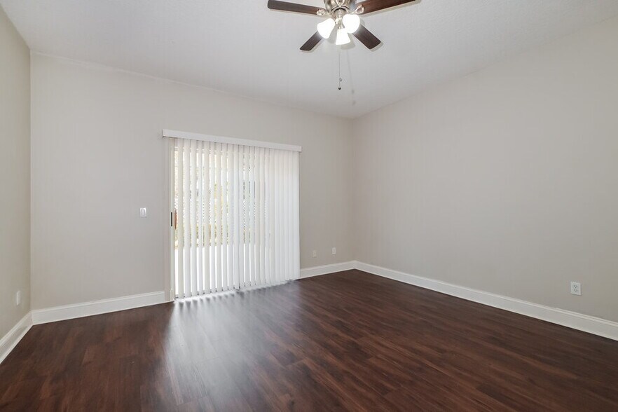 Building Photo - 1605 Shadowood Ct