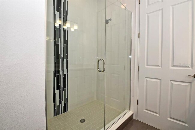 Building Photo - 1520 Lake George Dr