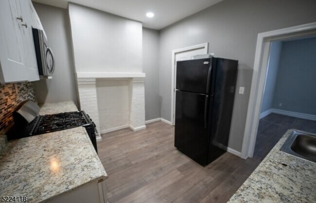 Building Photo - 226 Fairmount Ave