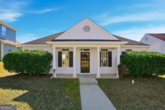 Building Photo - 405 Chadwick Cmns