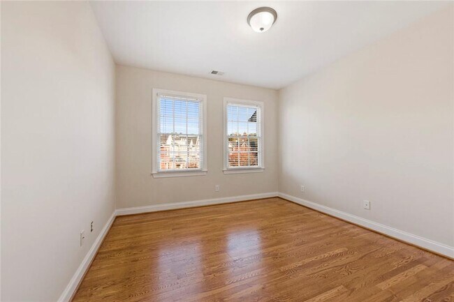 Building Photo - 5826 Riverstone Cir
