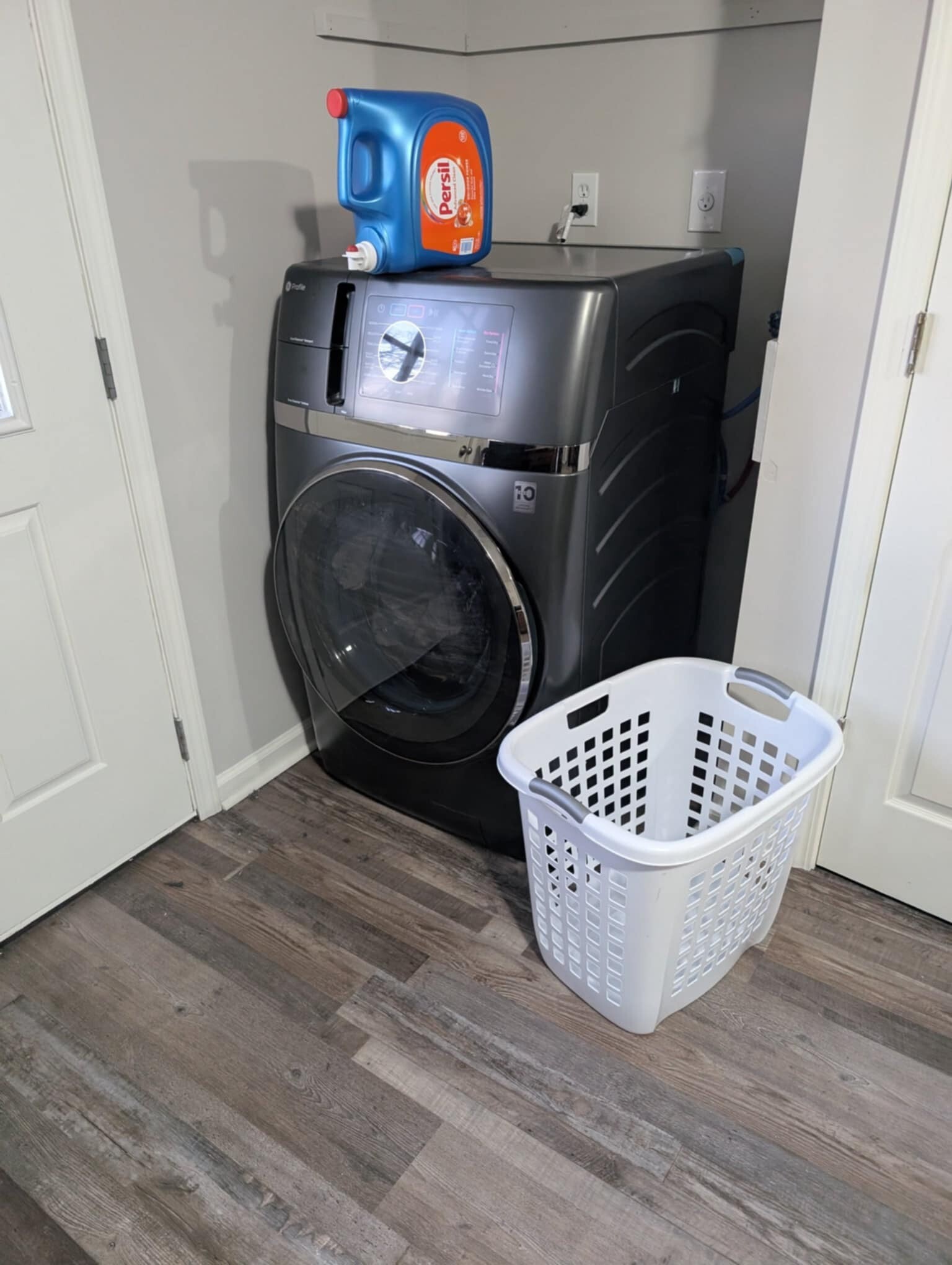 washer-dryer combo - 140 Embry Rd