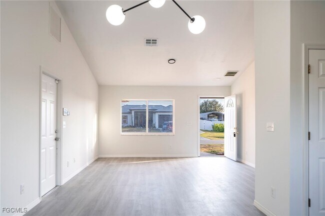 Building Photo - 4306 11th St SW