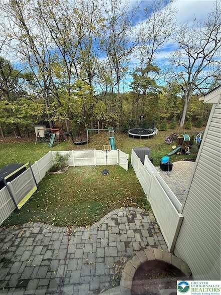 Building Photo - 4528 Bellflower Way