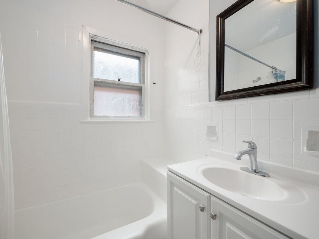 Building Photo - 222 N 13th St