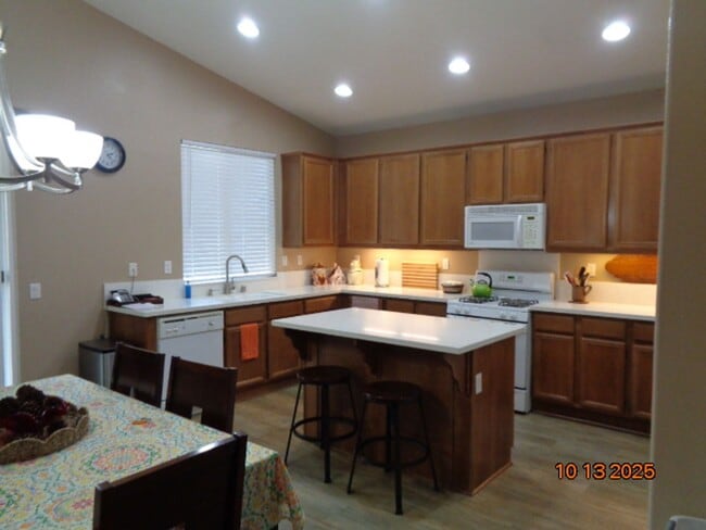 Building Photo - Immaculate One Story Home Offering 1989 sq...