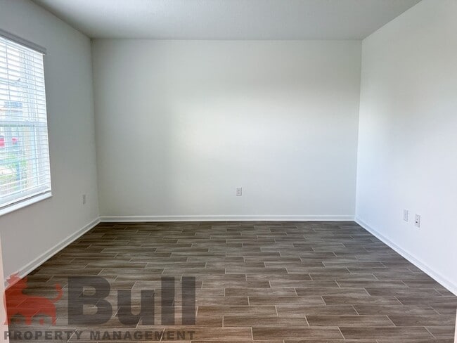 Building Photo - 5030 Four Strand Ct