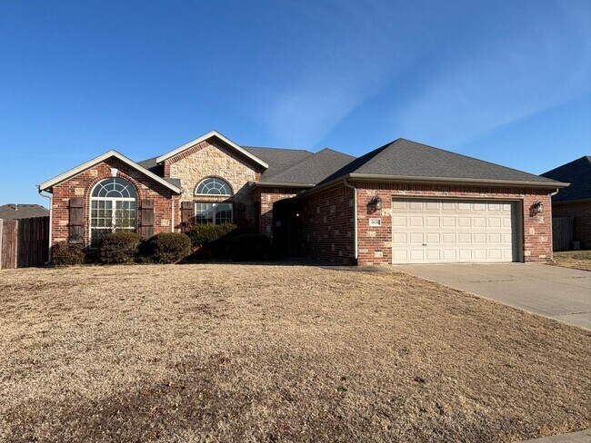 Building Photo - Beautiful 3 Bedroom, 2 Bathroom Home in Persimmon Place!