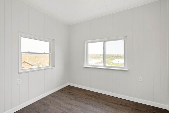 Building Photo - Beautiful 3 bedroom home in Homestead available July 10!