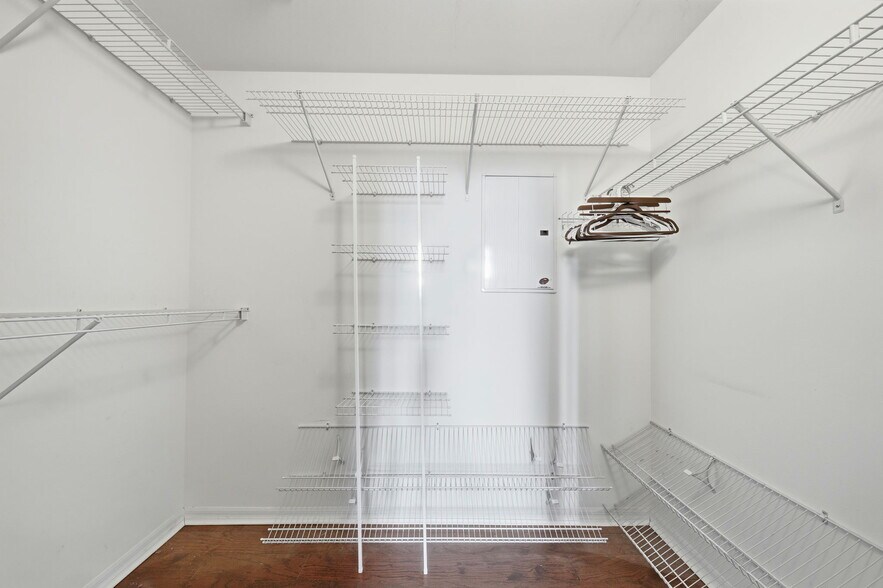 Building Photo - 2421 NE 65th St