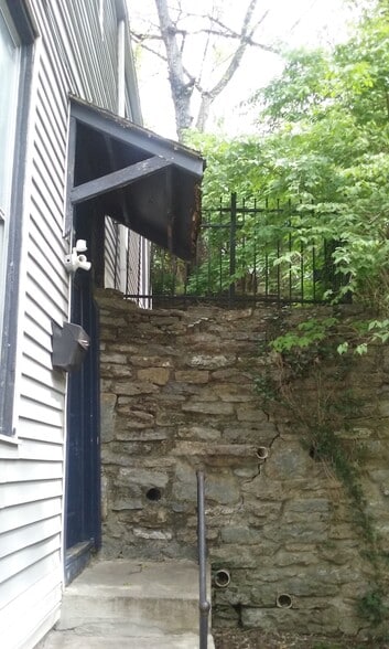 Entry - 2230 Ravine St