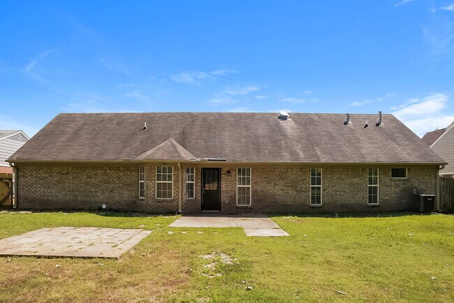 Building Photo - 7578 Woodshire Dr