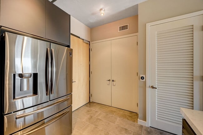 Building Photo - $500 OFF MOVE IN SPECIAL!!