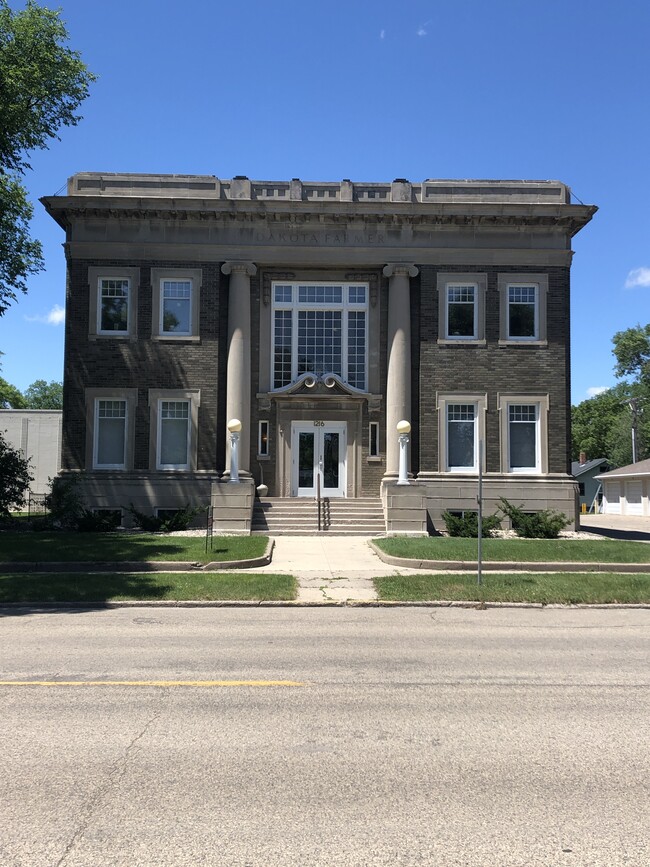 1216 S Main St - 1216 S Main St Aberdeen SD 57401 | Apartment Finder